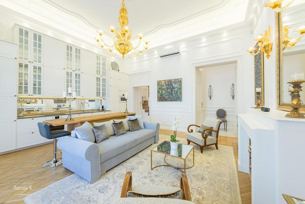 Appartement Bpr The Golden Astoria With Balcony And A/c
