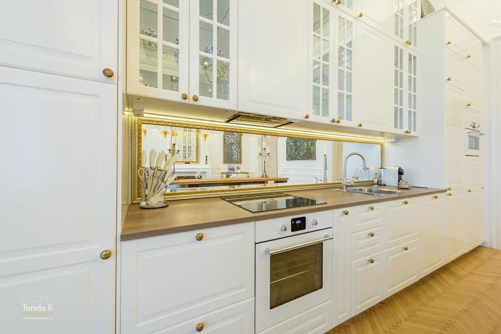 Bpr The Golden Astoria With Balcony And A/c Appartement