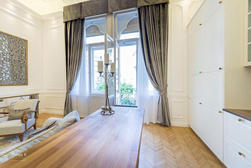 Bpr The Golden Astoria With Balcony And A/c Appartement *